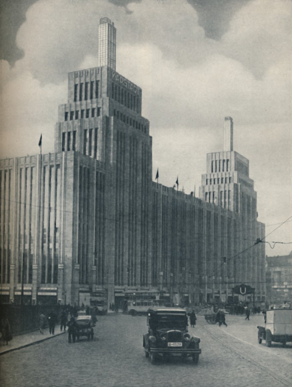 建于工人阶级区的Karstadthaus的塔状侧面，c1935年 作者 不明