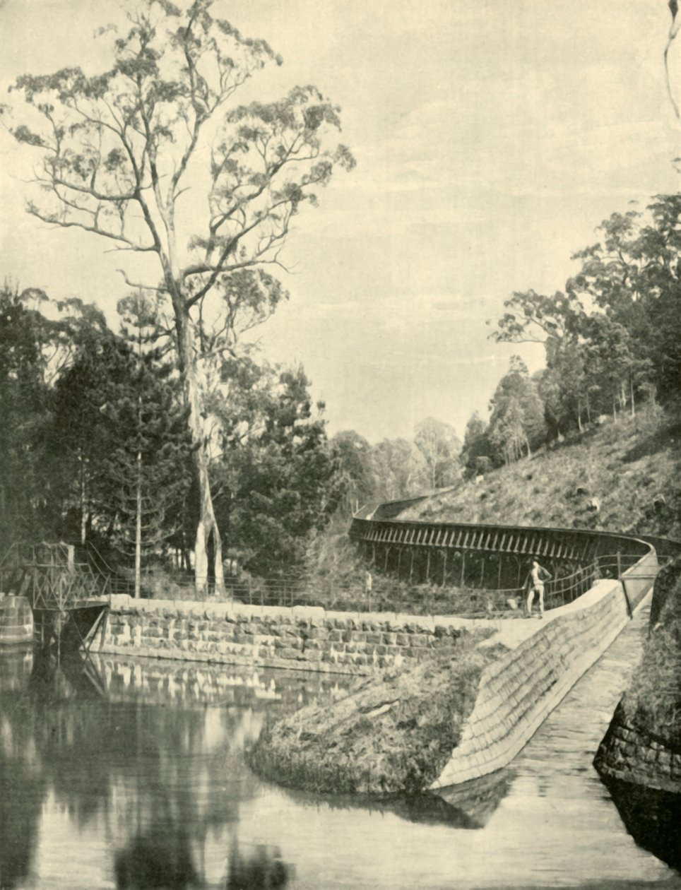 1901年，柯克斯水库（Weir and Fluming）， 作者 不明