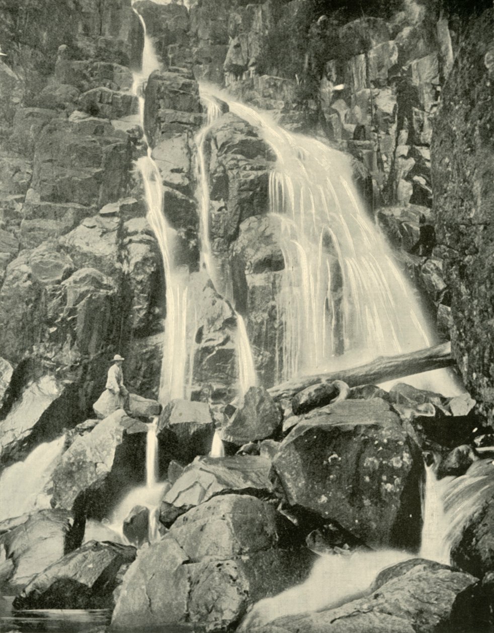 惠灵顿瀑布，惠灵顿山，1901年。 作者 不明