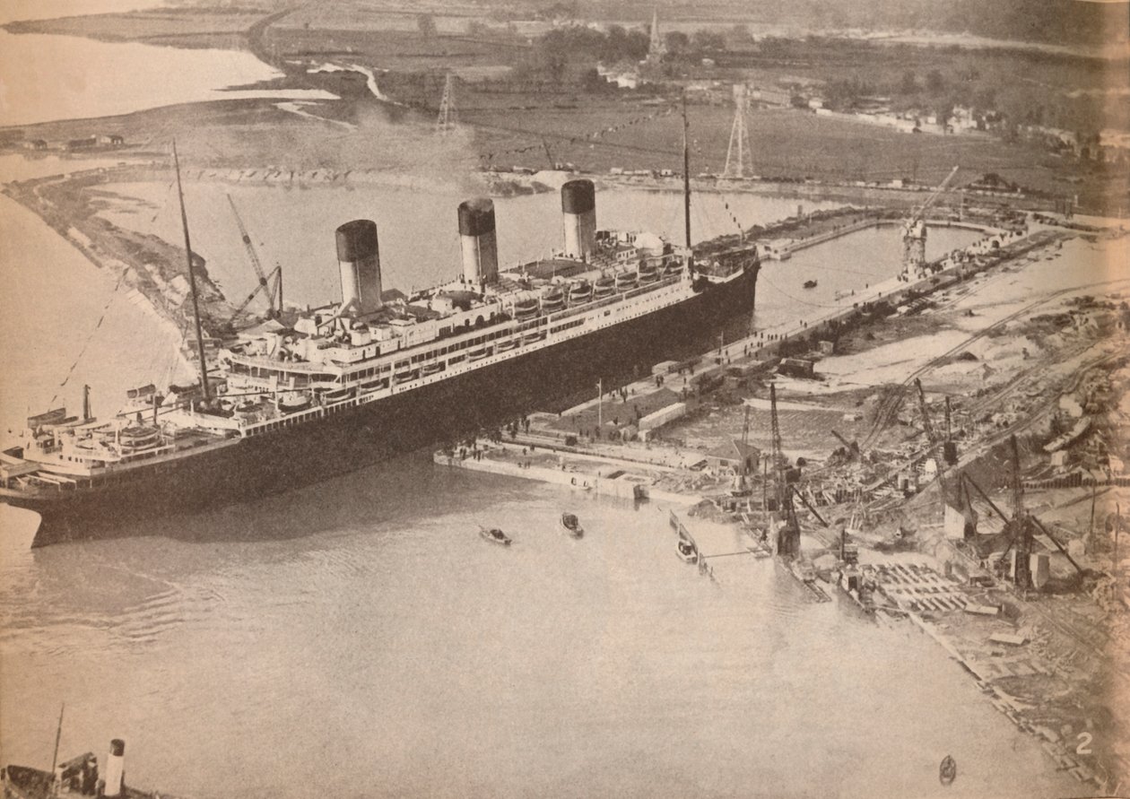 白星划线员威严（White Star Liner Majestic）进入南安普敦世界上最大的制版码头，c1934，19 作者 不明