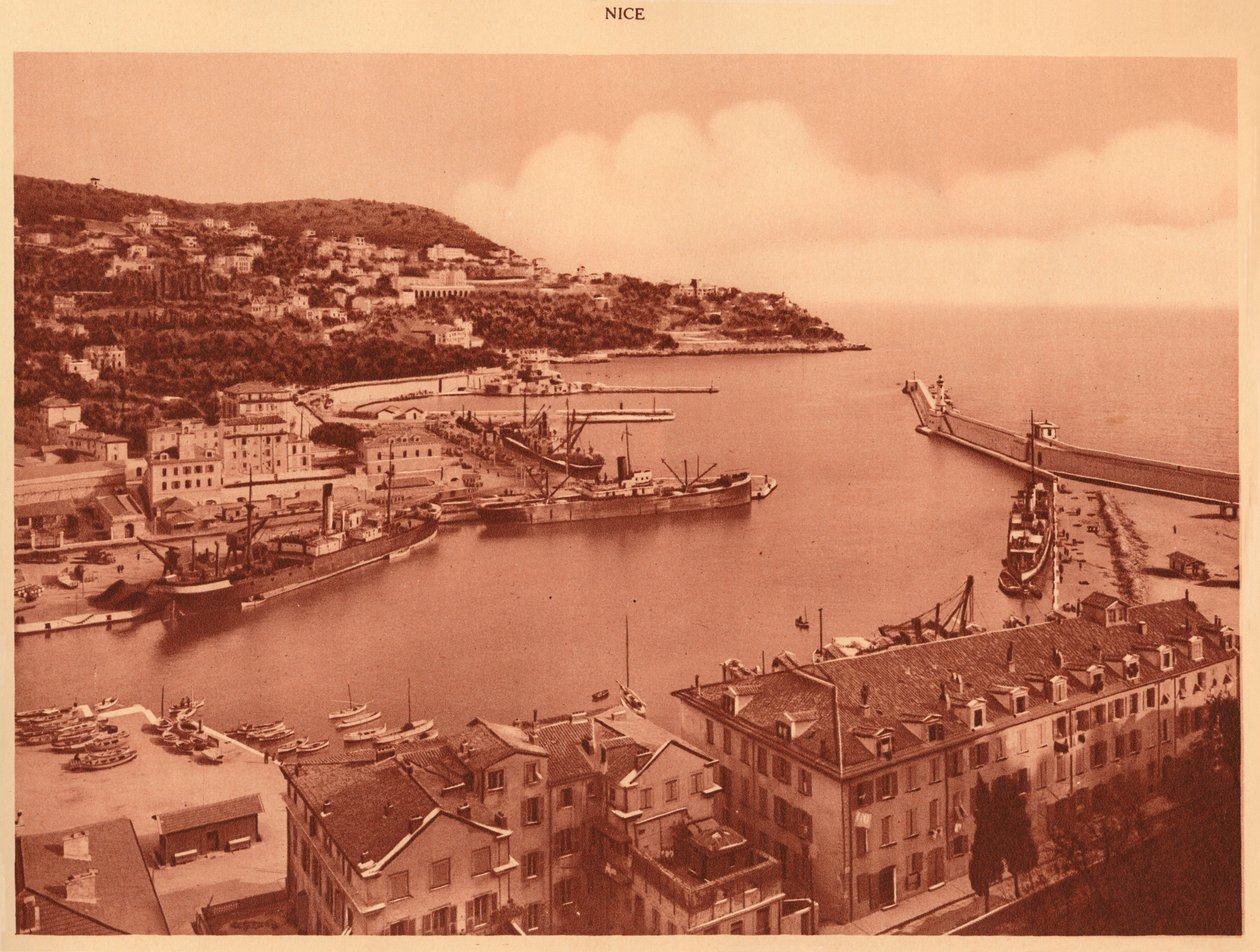 海港入口和尼斯的Mont-Boron，摄于1930年。 作者 不明