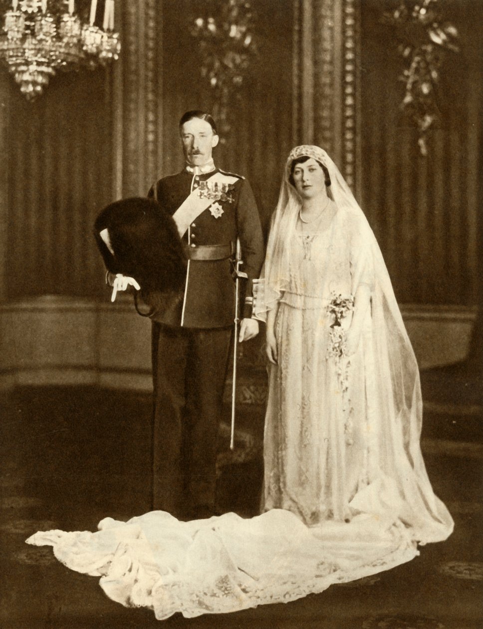 1935年2月28日，玛丽公主和Viscount Lascelles结婚。 作者 不明