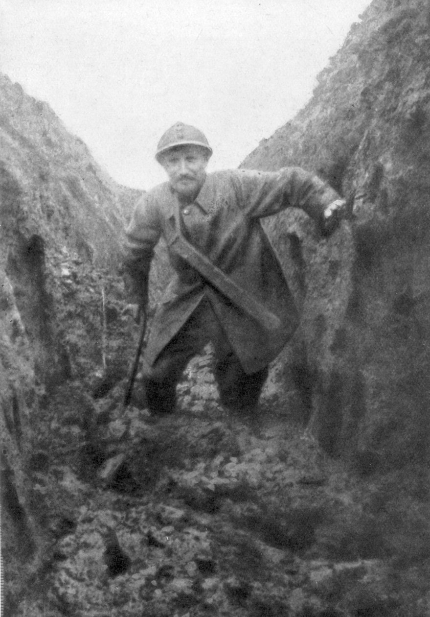 士兵的痛苦，法国阿尔托瓦的一条泥泞的法国战trench，1916年 作者 不明