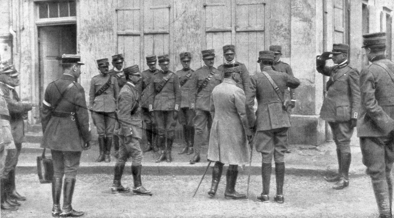 弗兰谢特·德埃斯佩里将军在1926年香槟向意大利法国特使的介绍 作者 不明