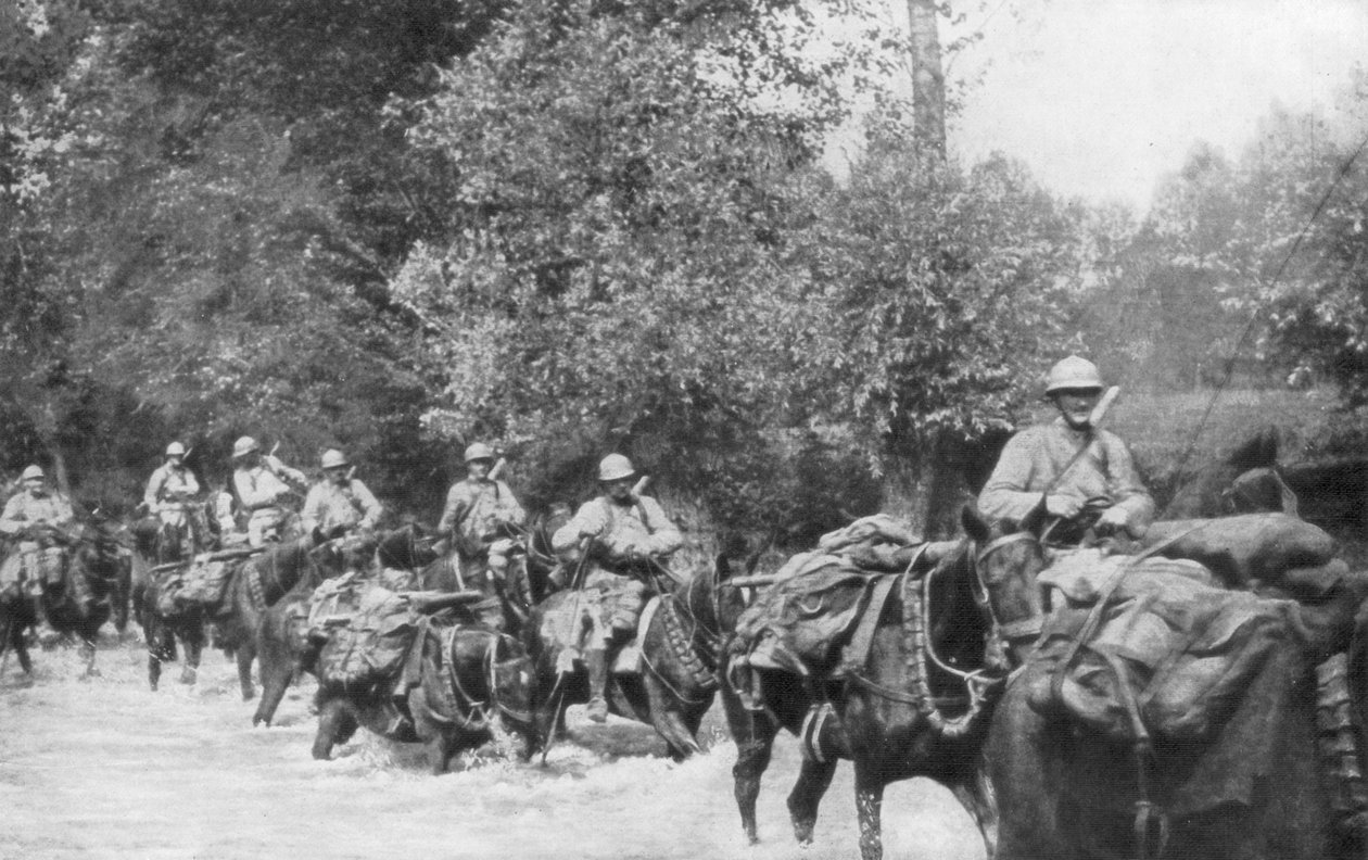 1918年9月2日，法国埃纳省，由骑马为机枪部队提供补给 作者 不明