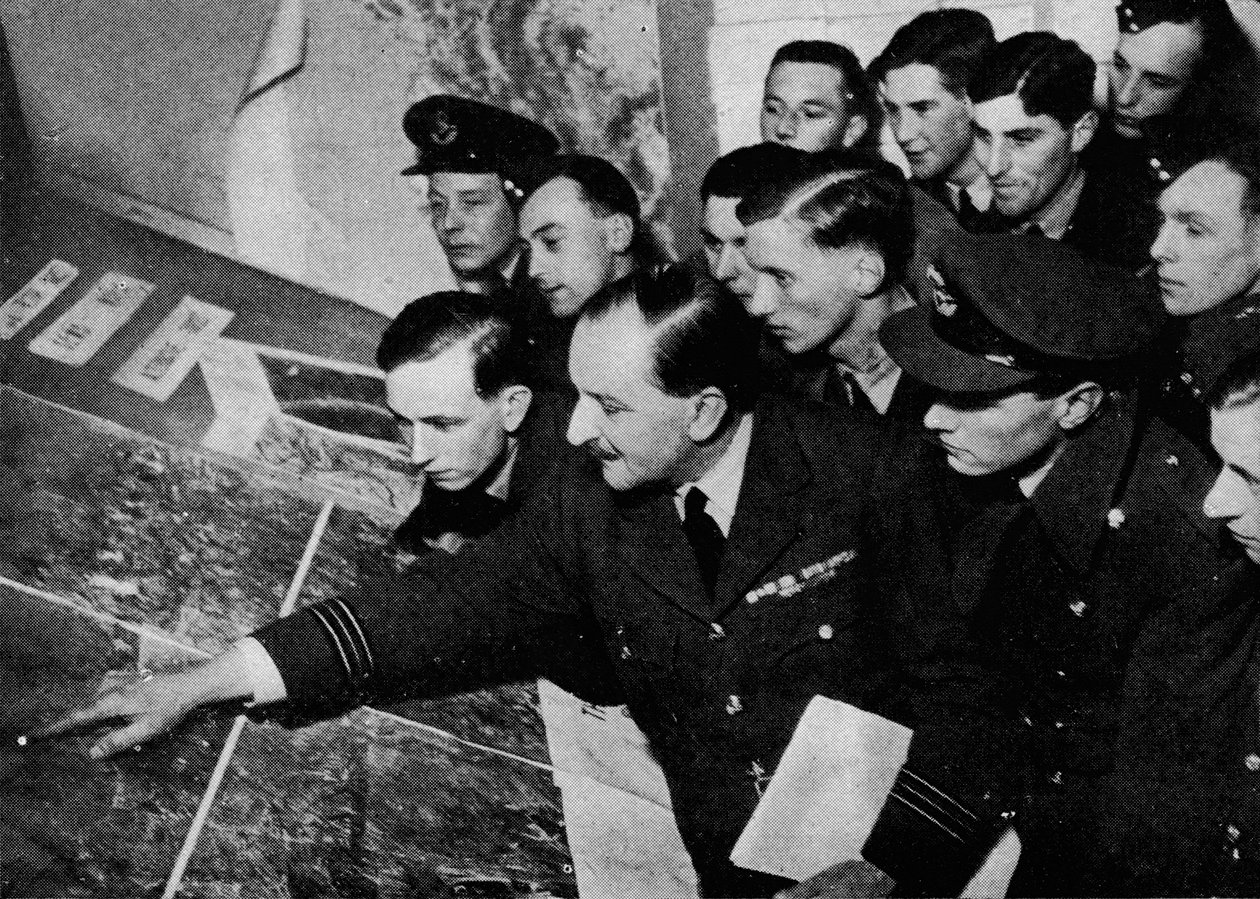 今晚的目标是...，1941 作者 不明