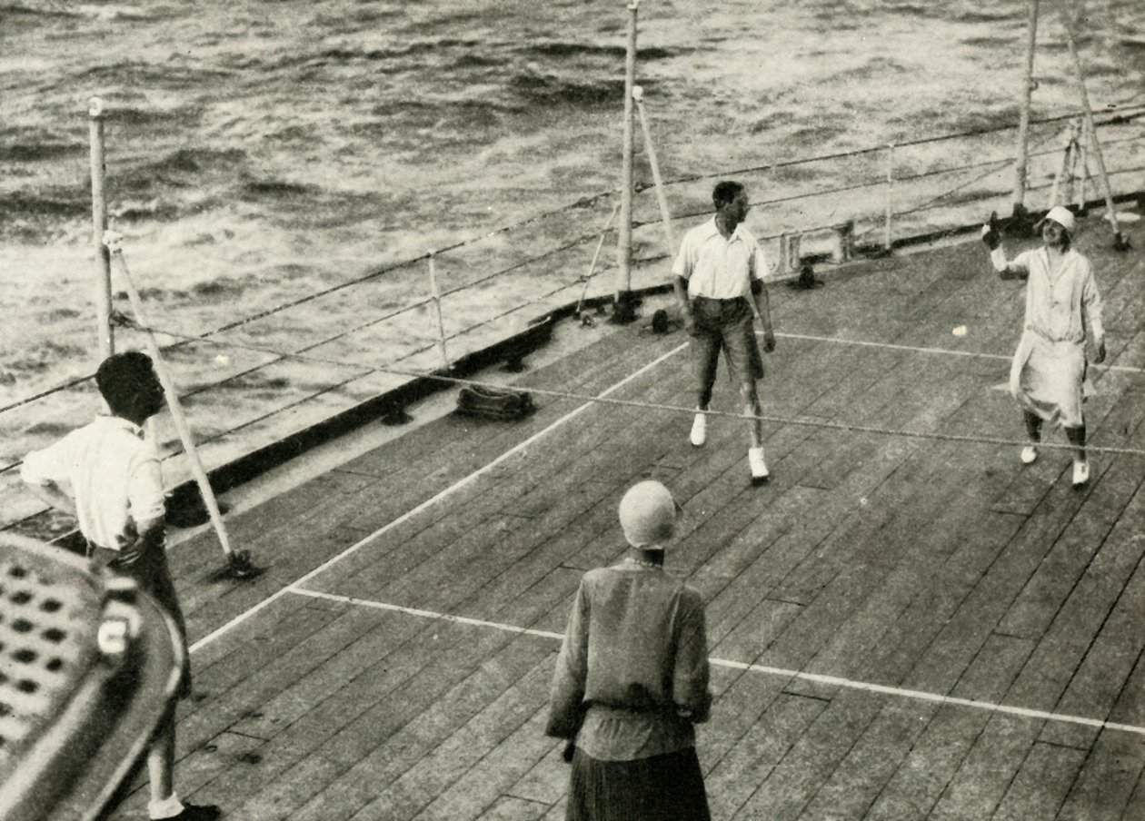 1927年，1937年，在HMS著名甲板上的甲板上对决中，他们下。 作者 不明