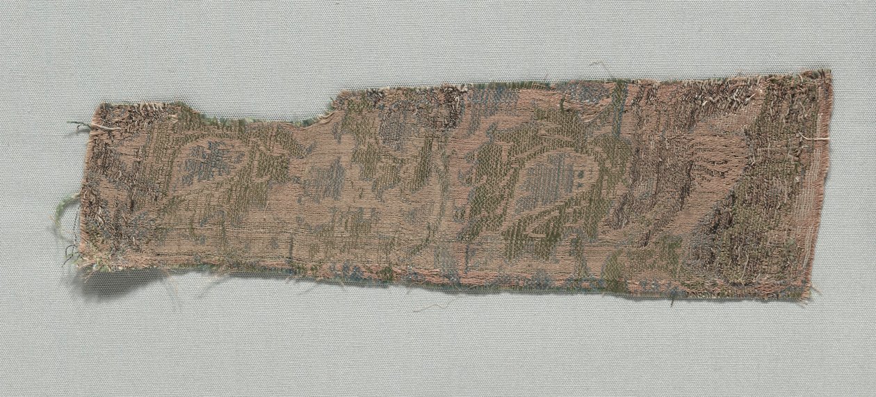 意大利哥特式丝绸的三个碎片，1350-1399年。 作者 不明