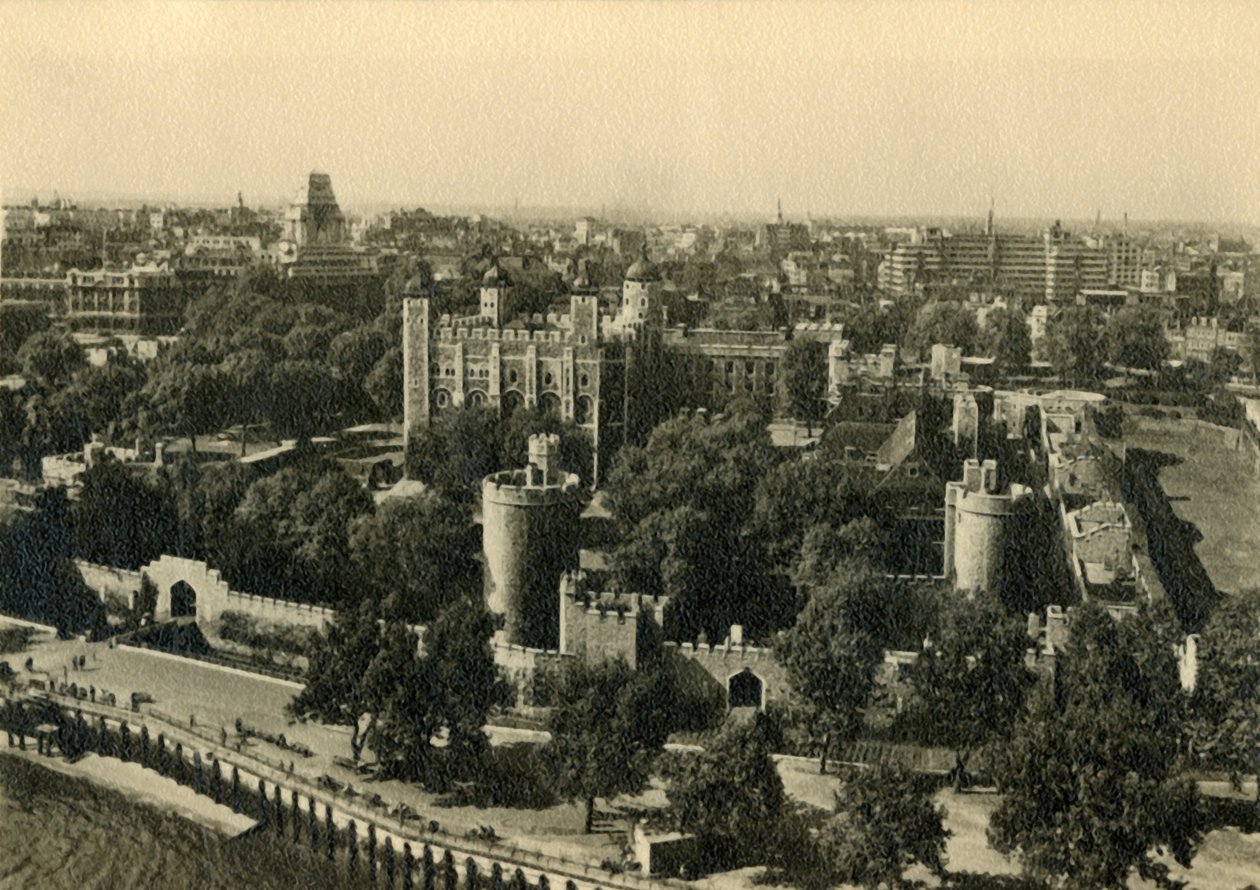 伦敦塔。南方全景，c1920年。 作者 不明