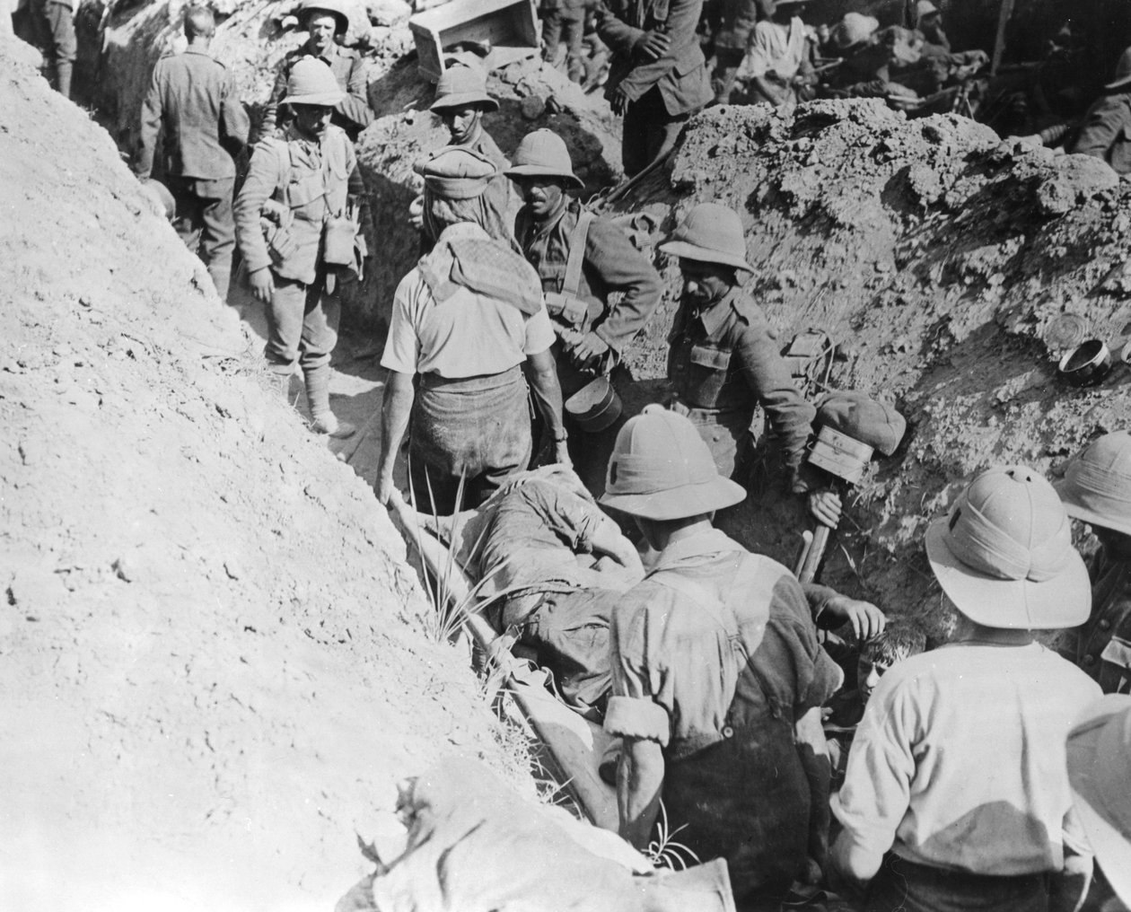1915年至1916年在土耳其达达尼尔海峡运送受伤的同盟行动 作者 不明