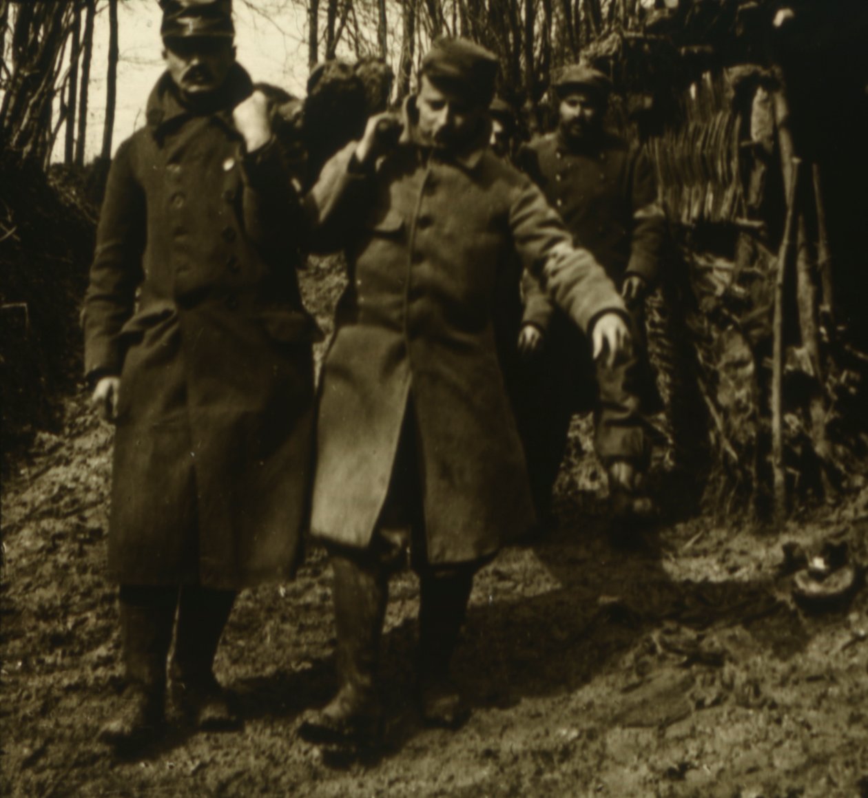 运输受伤人员，c1914-c1918 作者 不明