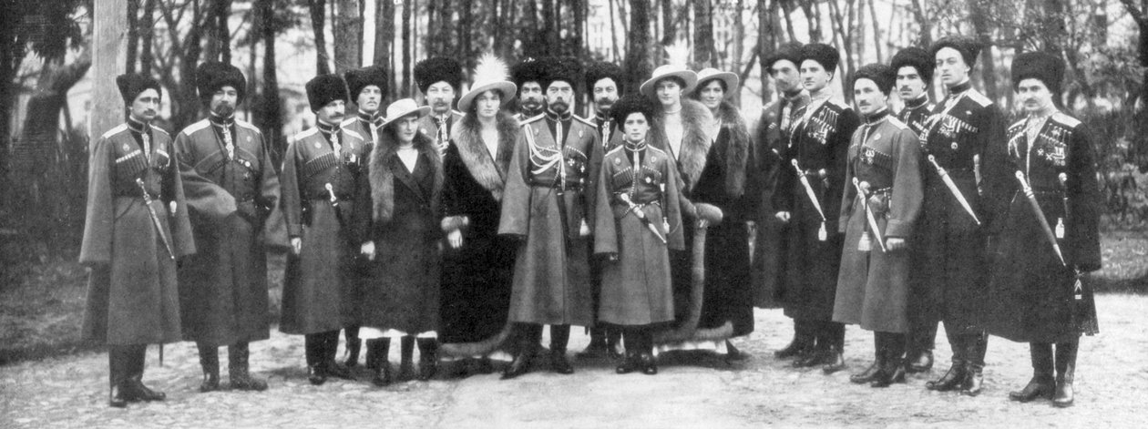 1917年退位前的俄国沙皇尼古拉二世及其家人 作者 不明