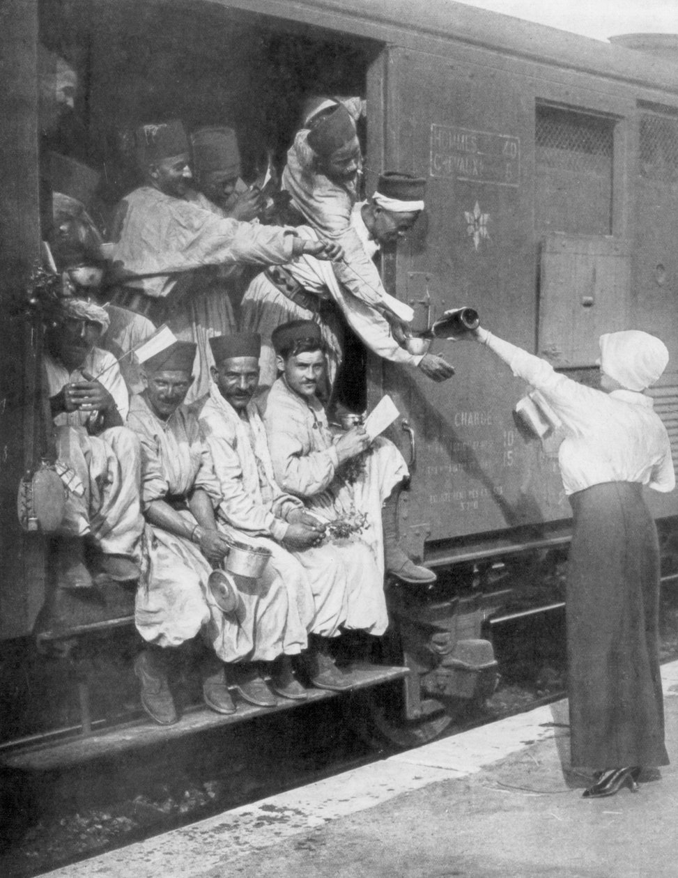 土耳其步枪兵乘火车去前线，1914年 作者 不明