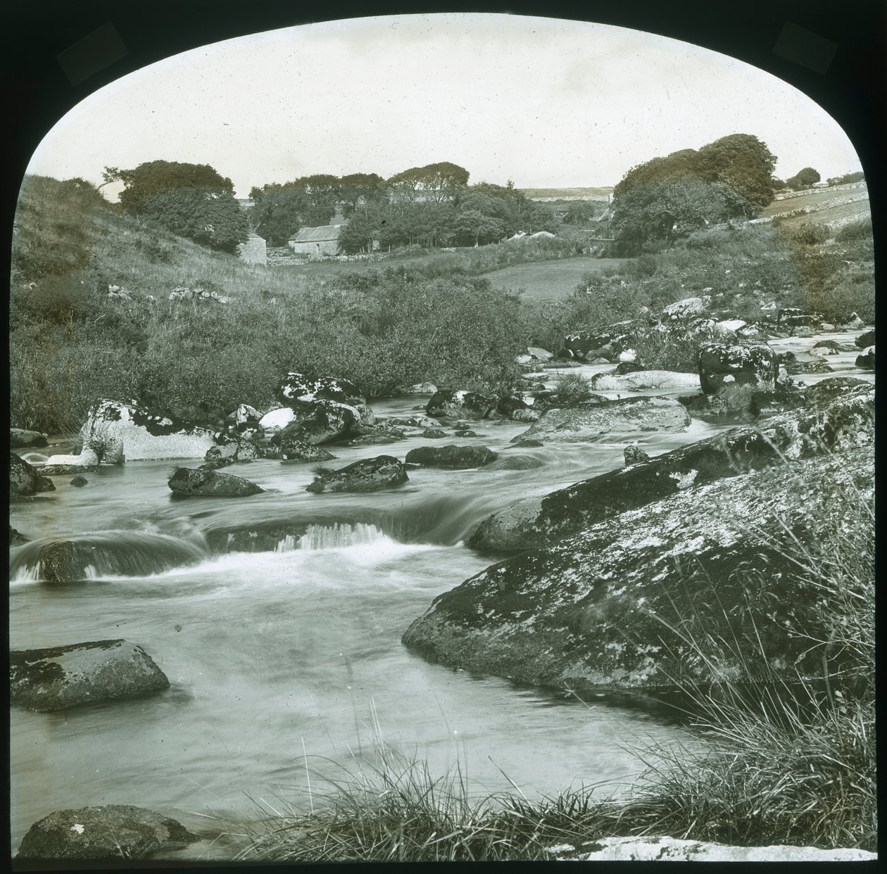 Upper Dart-Dartmoor，19世纪末-20世纪初。 作者 不明