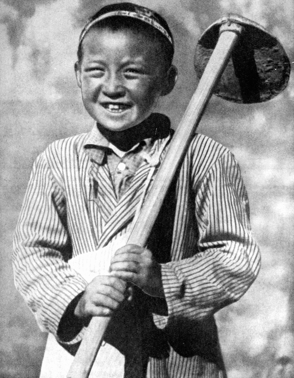 乌兹别克男学生在农场工作，1936年 作者 不明