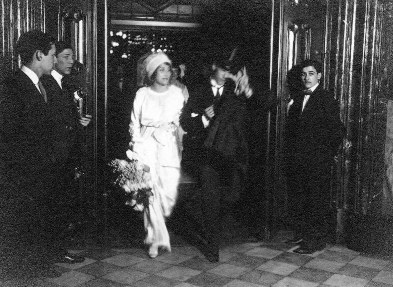 Vaslav Nijinsky和Romola de Pulszky于1913年9月10日在布宜诺斯艾利斯举行的婚礼上，19 作者 不明