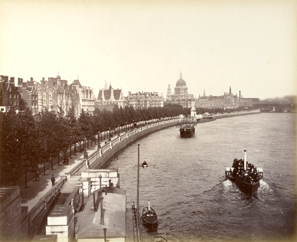 维多利亚大堤，展示圣殿花园和伦敦圣保罗大教堂，1887年 作者 不明