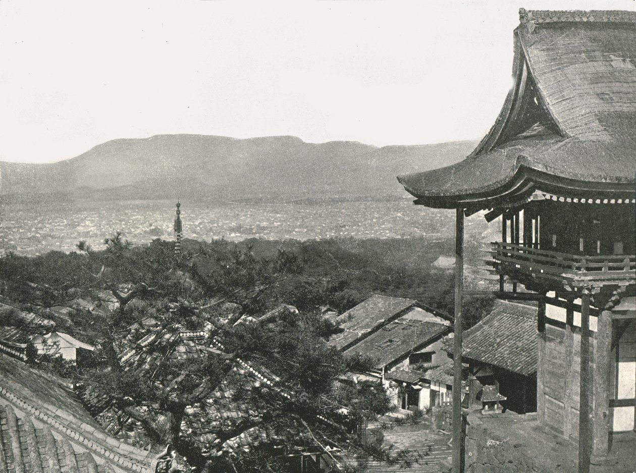 1895年日本京都山丘上的景色。 作者 不明