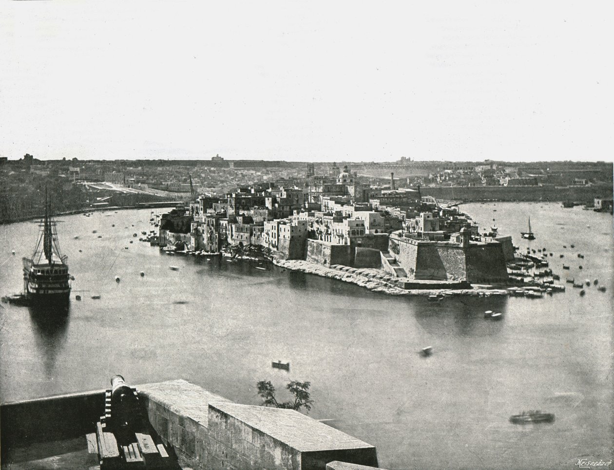 海港景色，瓦莱塔，马耳他，1895年。 作者 不明