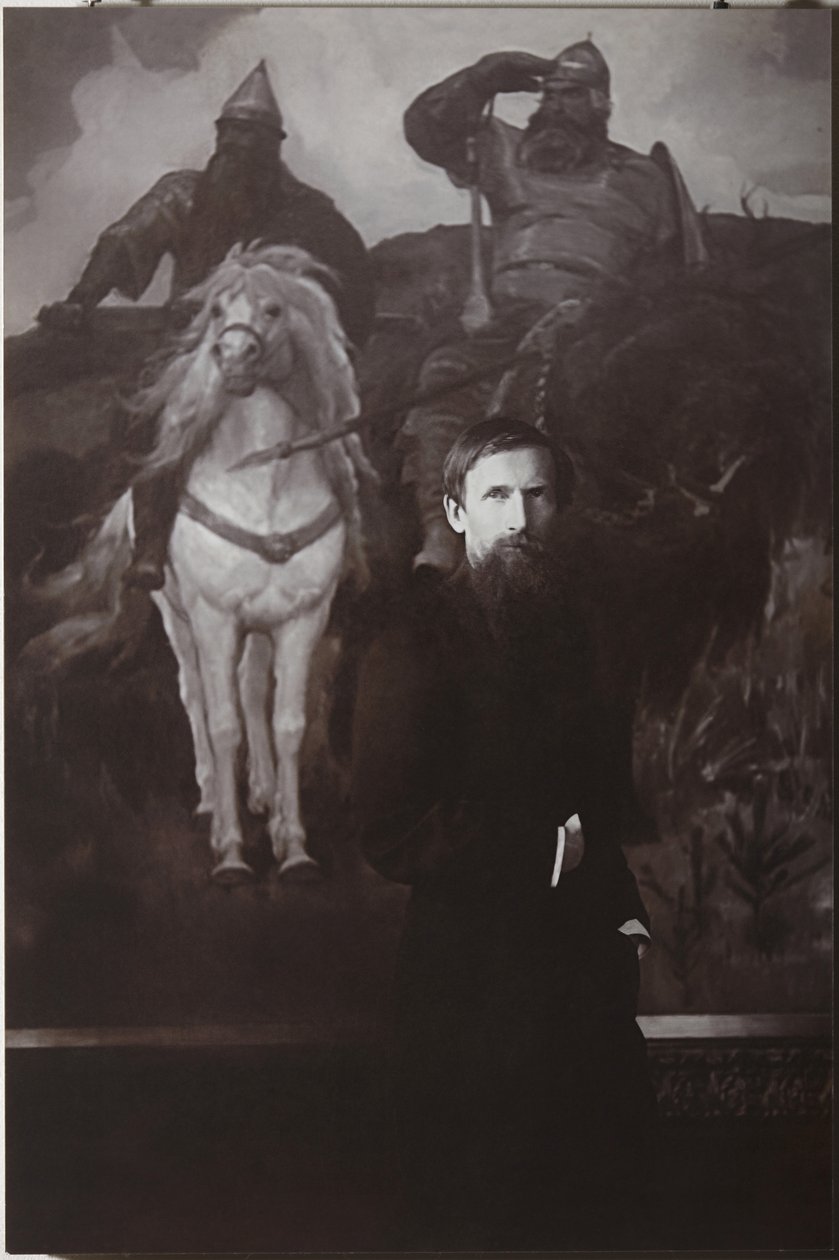 维克多·维斯涅佐夫（Viktor Vasnetsov）在他的绘画Bogatyrs之前 作者 不明