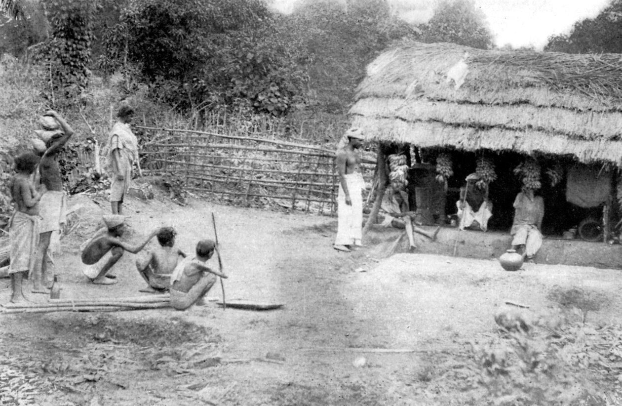 1926年，印度南部村庄的村民流连忘返 作者 不明