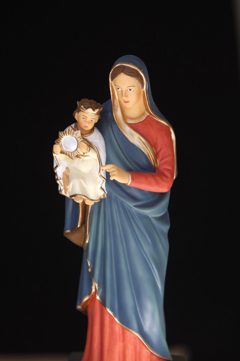 Virgin and child statue Madrid Spain 作者 不明