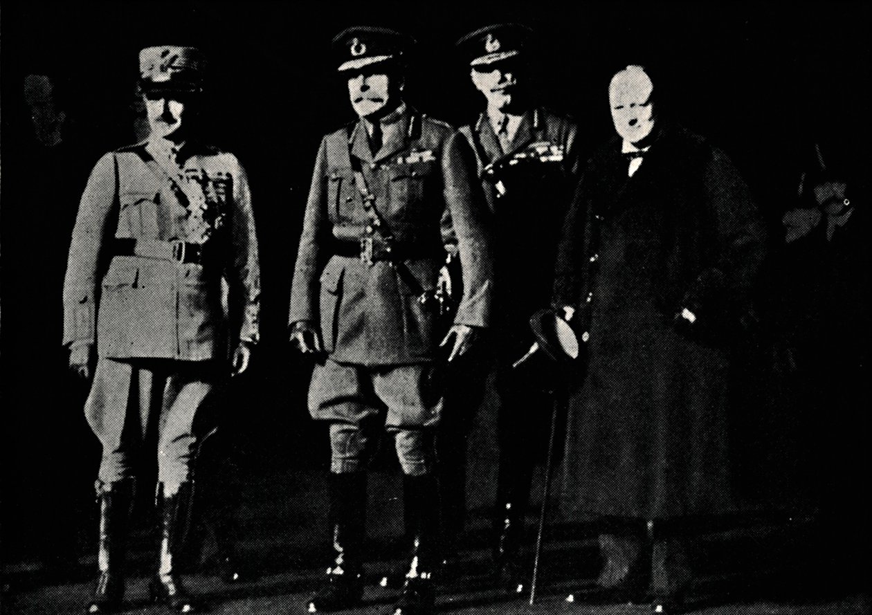 与1919年和1945年的迪亚兹将军和黑格元帅一起。 作者 不明