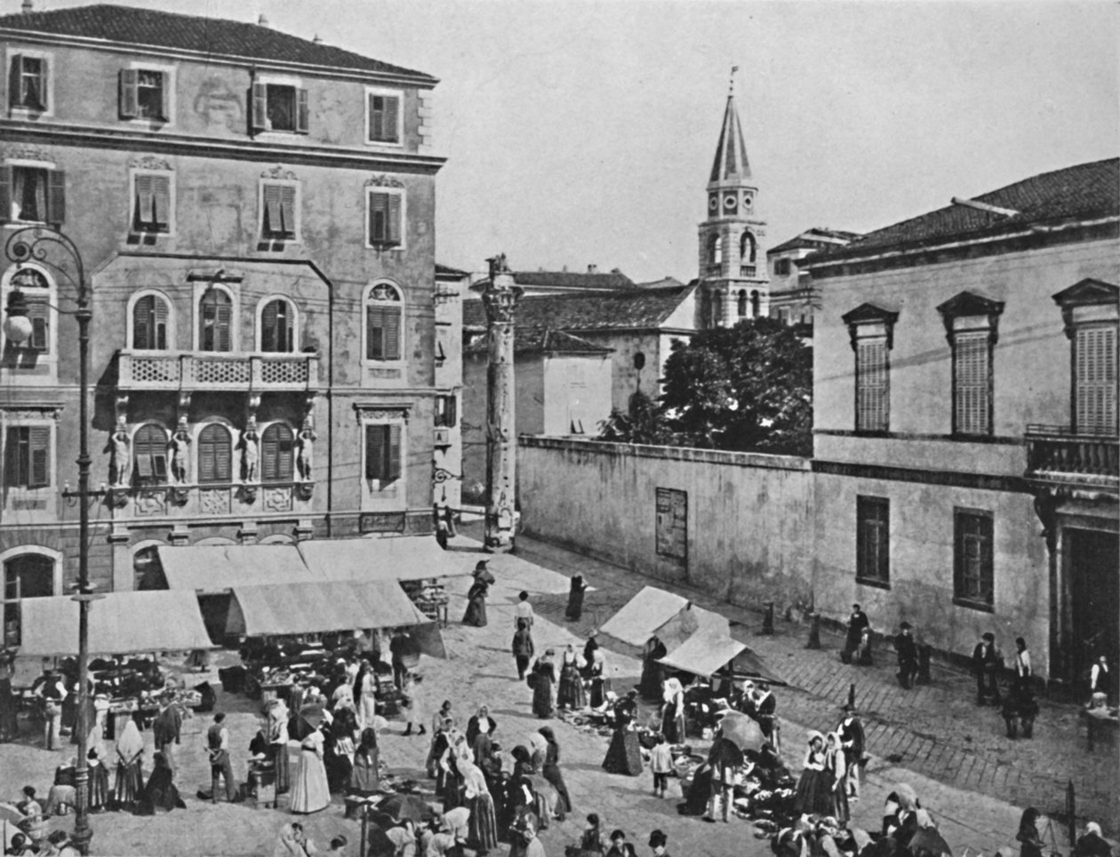扎达尔-埃勒广场（Piazza delle Erbe），1913年 作者 不明