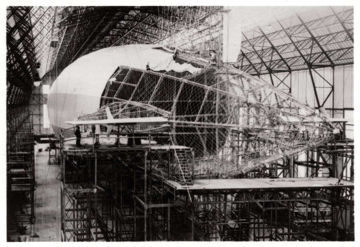 齐柏林飞艇LZ 126正在建造中，德国腓特烈港，1924年1933年 作者 不明