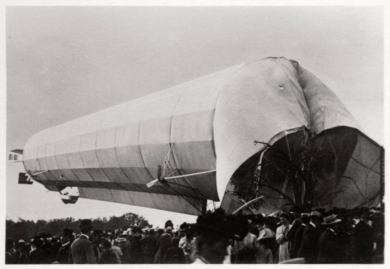 齐柏林飞艇LZ 5在德国格平根，1909年1933年 作者 不明