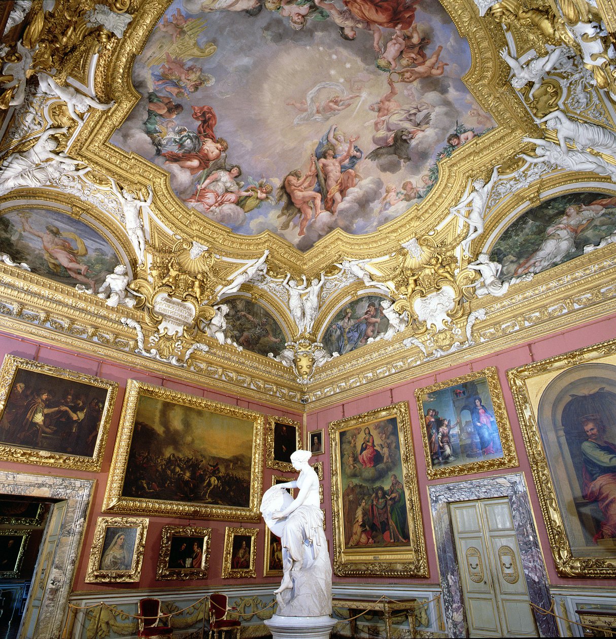 Sala di Giove（木星室）内部与Pietro da Cortona，Pitti宫殿，佛罗伦萨，意大利的绘画 作者 未知未知