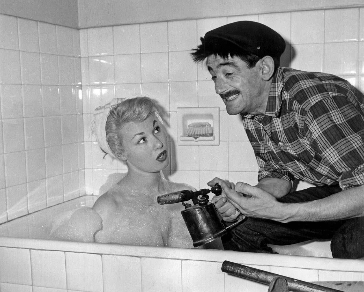Nadine Tallier（成为男爵夫人Nadine De Rothschild）和Maurice Gardett在Soiree Chez Lui在巴黎1961年3月27日 作者 未知未知