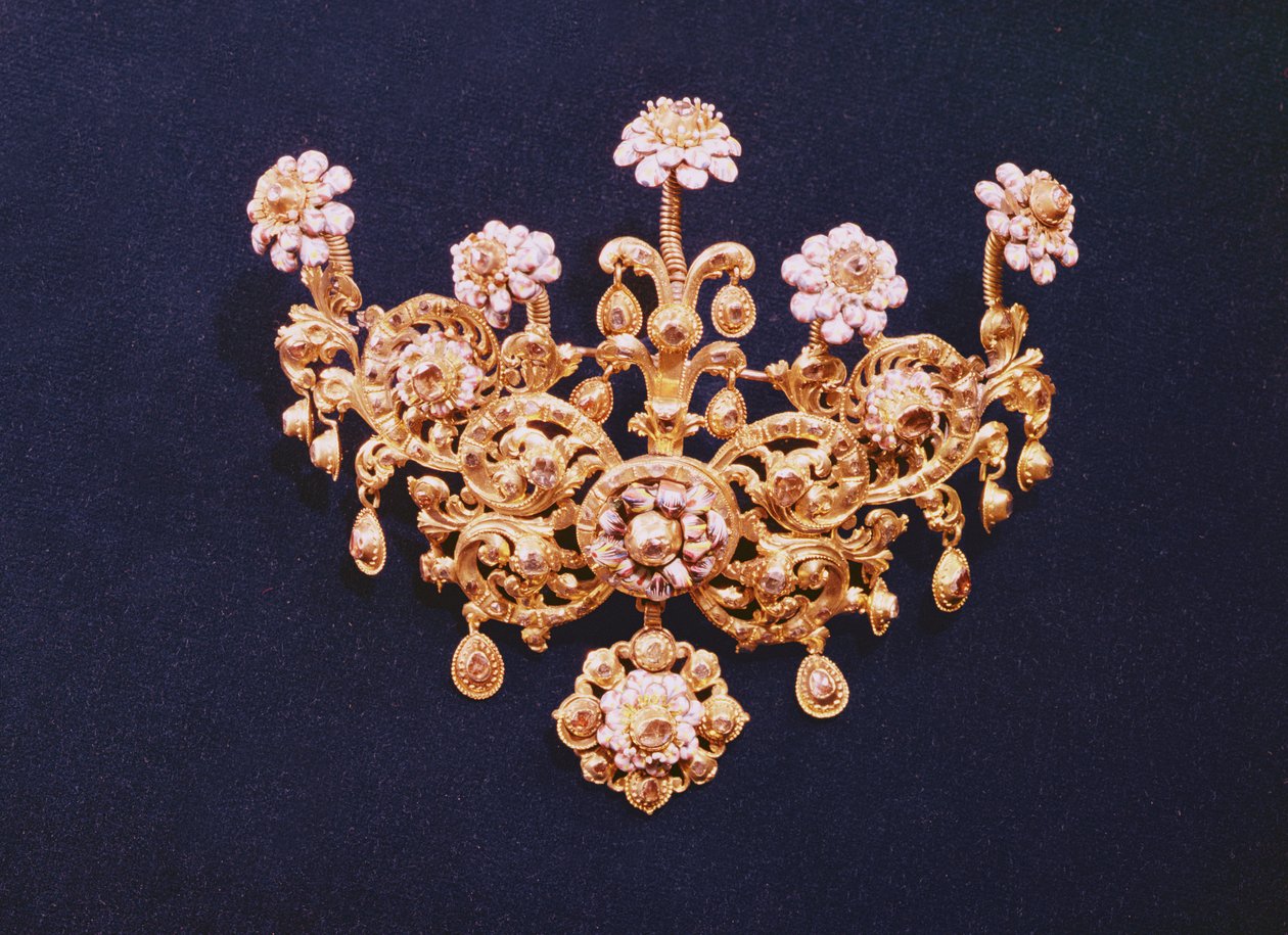 Stomacher，西班牙语，18世纪（镶嵌玫瑰形切割钻石的黄金） 作者 未知未知