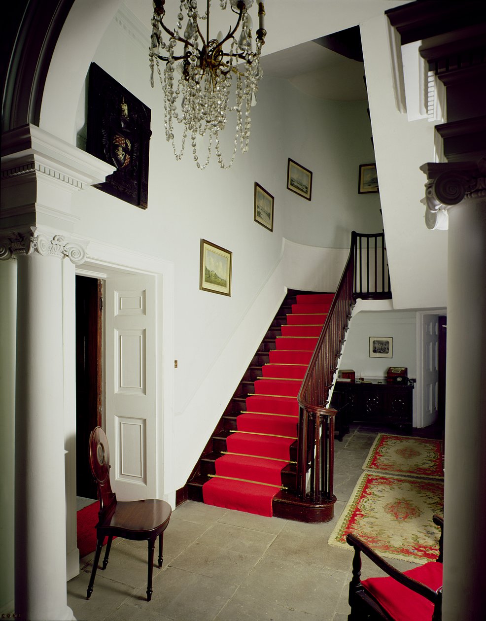 Belle Isle House，温德米尔湖的大厅和楼梯的视图，建于1774-c.1781 作者 未知未知