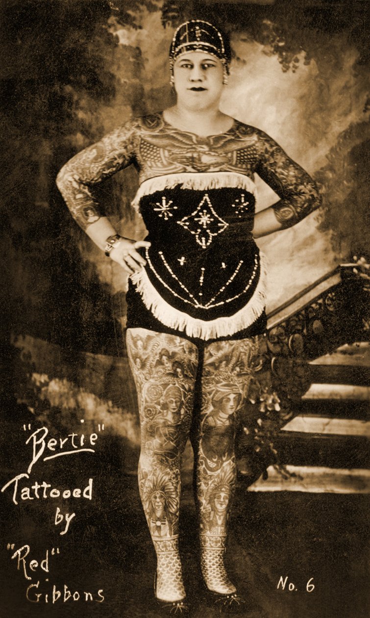 Bertie The Tattooed Lady，由Charles“Red”Gibbons纹身，c.1920 作者 未知未知
