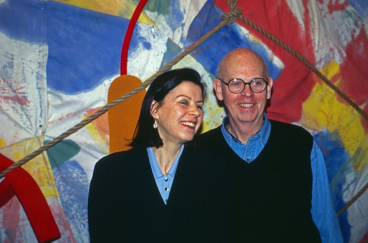 瑞典波普艺术家 Claes Oldenburg 与妻子 Coosje van Bruggen 在德国波恩，1996 年 作者 未知艺术家