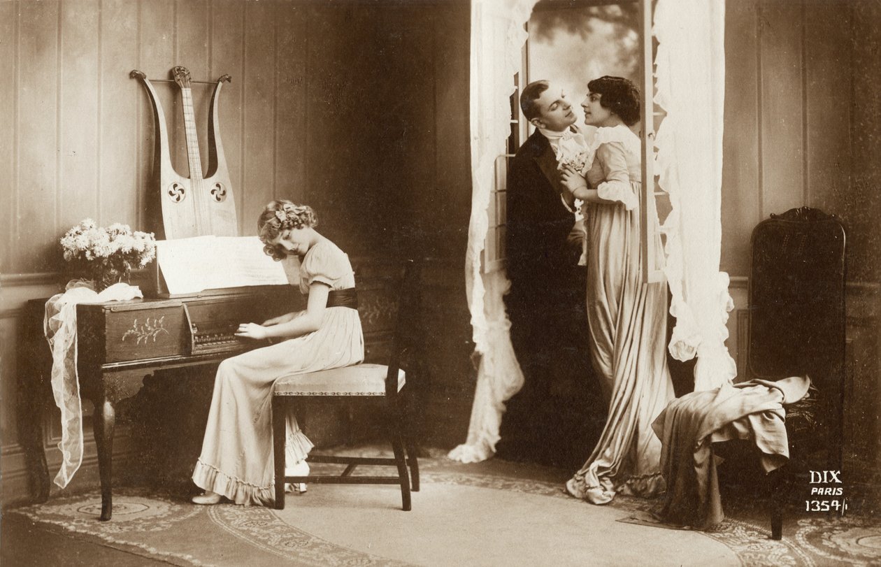 Courting Couple and Young Girl playing the Pianoforte, Paris, c.1920 (postcard)   1455346   zh       chinese Successfully Translated  Original: The rape of Europe Translat: The rape of Europe 1461406 zh chinese Successfully Translated Original: Zandafgravi 作者 未知艺术家