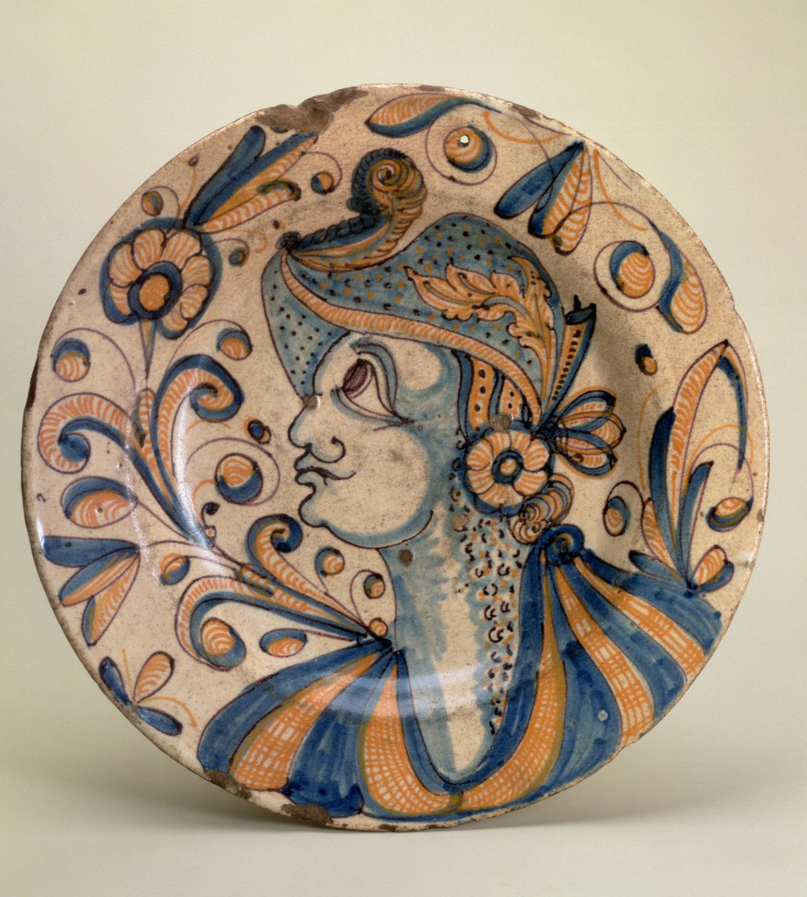 盘子，头肩画像，塔拉韦拉，16 世纪末（maiolica） 作者 不明