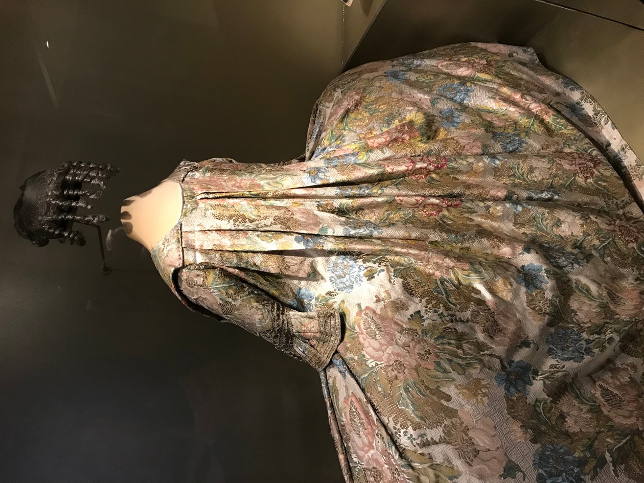 法式华托褶裥连衣裙，1730-1750 年 作者 未知艺术家