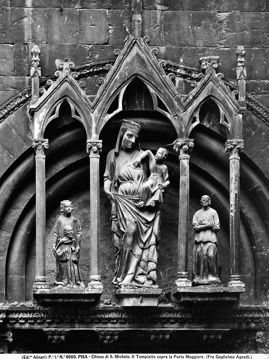 Madonna with Child and two Saints. Painting by Friar Guglielmo Agnelli located in the small temple above the Main Portal, Church of San Michele in Borgo, Pisa. 作者 不明