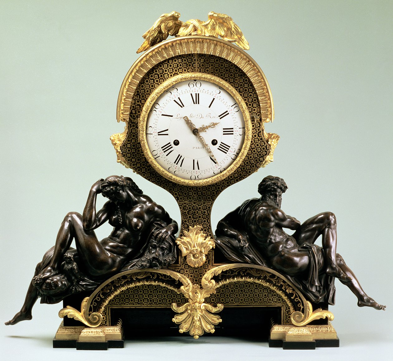 让·安德烈·勒帕特（Jean Andre Lepaute）（1720-88年）在巴黎制作的带有昼夜数字的壁炉钟（镀金和古铜色） 作者 不明
