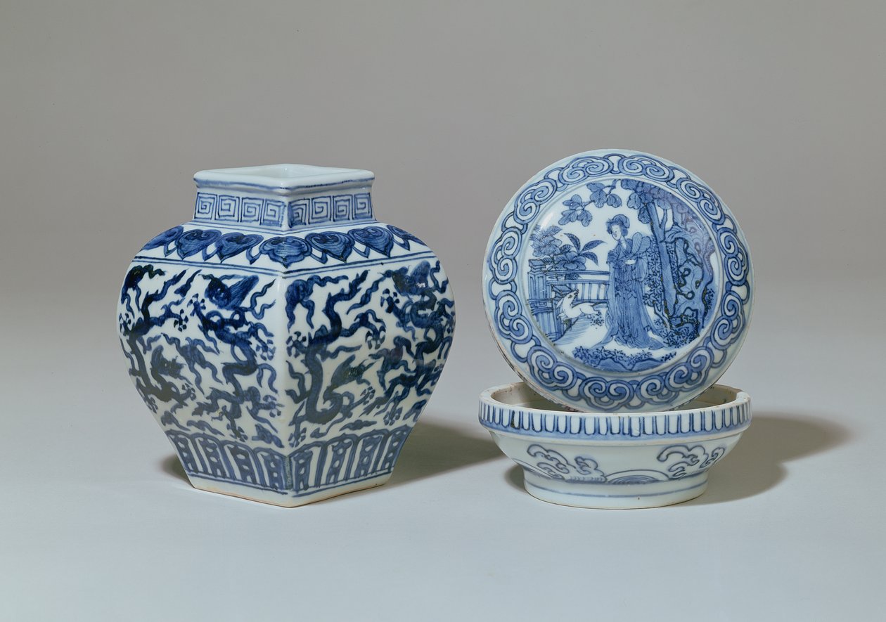 正清时期，明青花方形方头广口瓶和圆形盒（1522-66年） 作者 不明