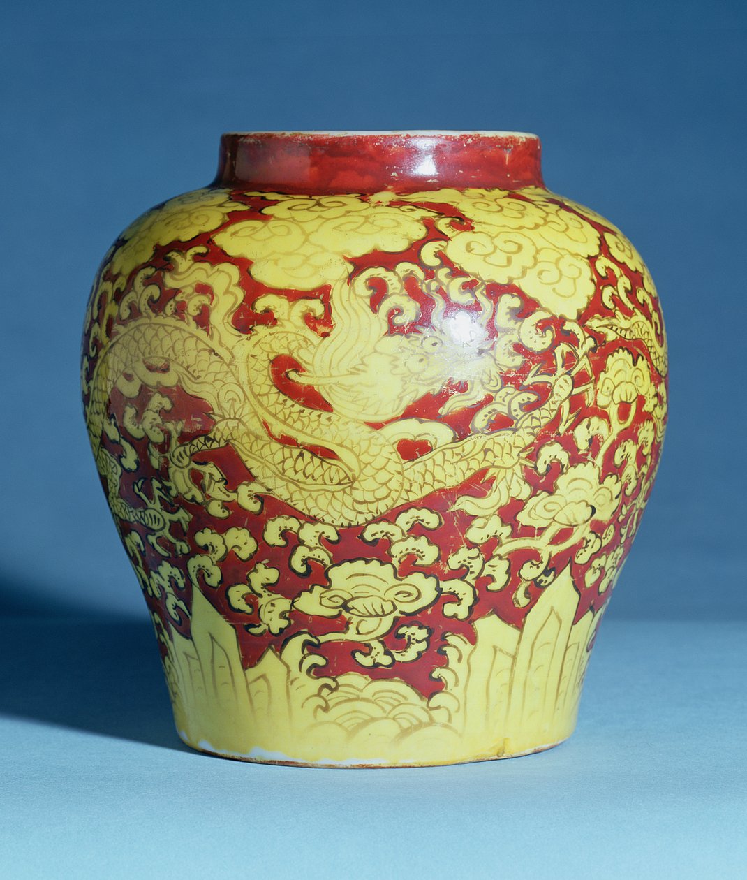 明红色和黄色栏杆罐（正大清马克）（1522-66） 作者 不明