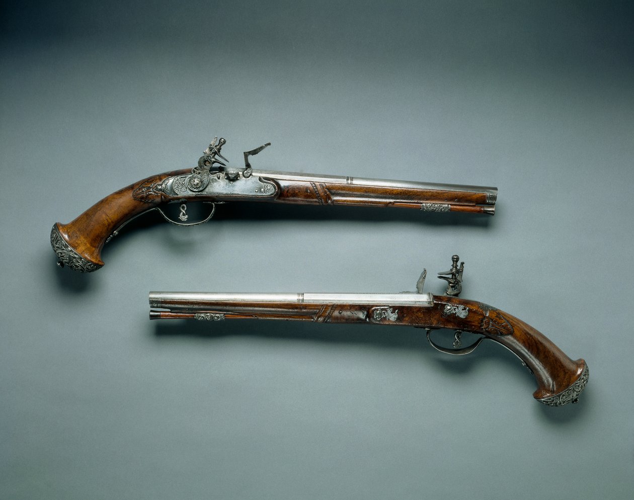 of发枪手枪对，发条盒制造商Lazarino Cominazzo，发条盒制造商Gio Borgognone，约1690年至1700年 作者 不明