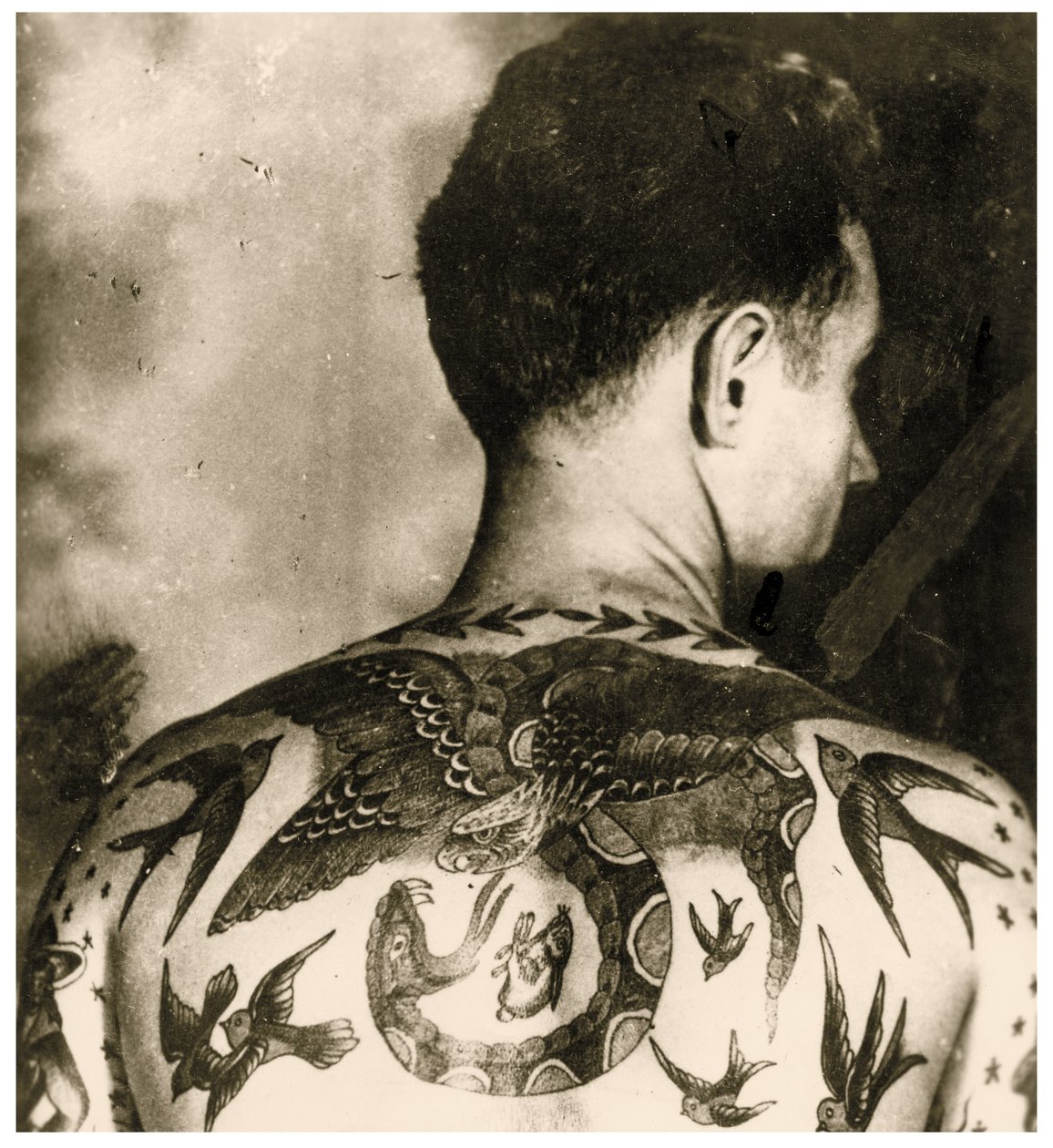 汤姆-斯蒂芬肖像，伯特-格林刺青，约 1942 年（照片） 作者 未知艺术家