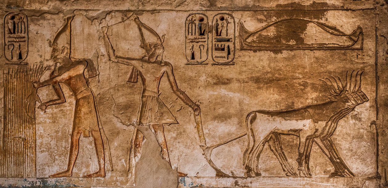 非洲埃及底比斯西部卢克索拉美西斯三世神庙 Medinet Habu 第 26 号房间东北墙上的火光场景浮雕（照片） 作者 未知艺术家
