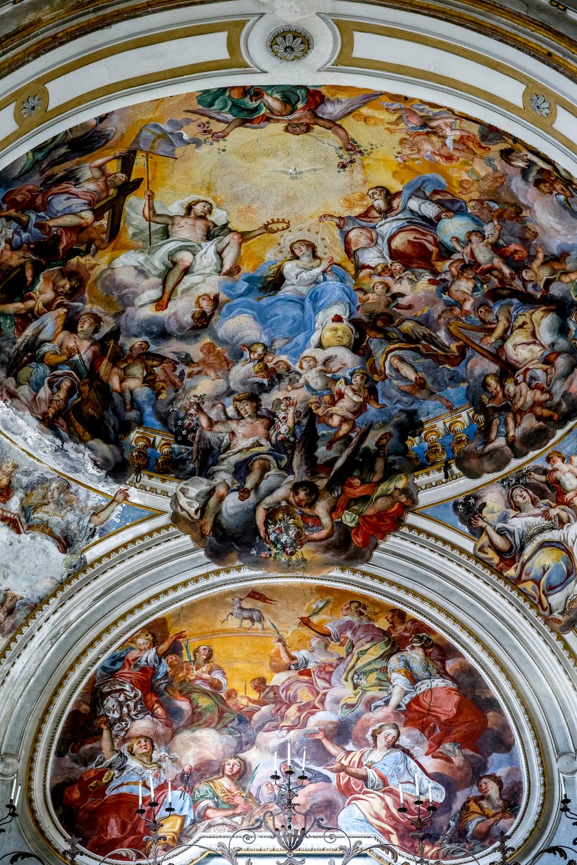 意大利西西里岛卡塔尼亚的圣本尼迪克托（St Benedict）教堂。天花板上的壁画细节（18世纪），展示了玛丽的加冕仪式。(照片) 作者 不明