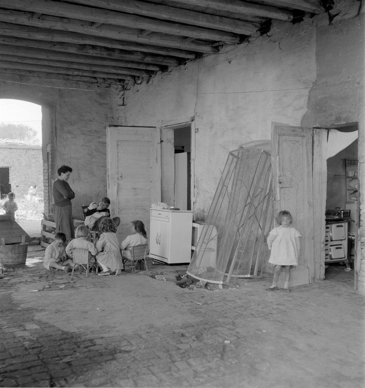 GIUDECCA（威尼斯）的SACCA San BIAGIO：泻湖中的岛屿，威尼斯的垃圾堆积在这里，居民。1965 作者 不明