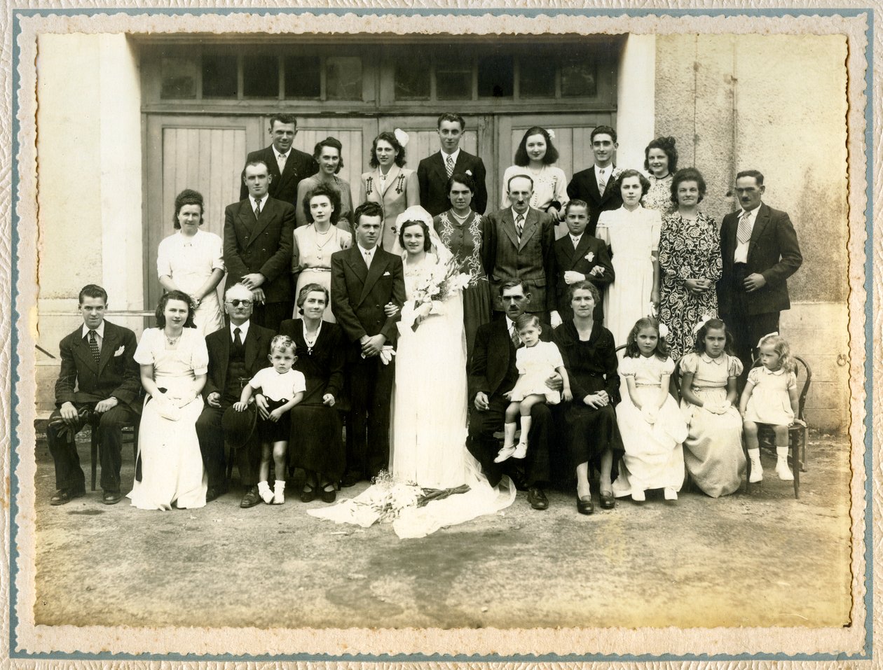 1940 年至 1950 年间，法国卢尔的婚纱摄影（黑白照片） 作者 未知艺术家