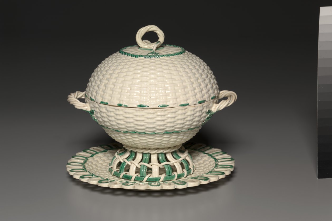 Wedgwood工厂制造的带柳条制品的工作篮，约1780-1840年 作者 不明